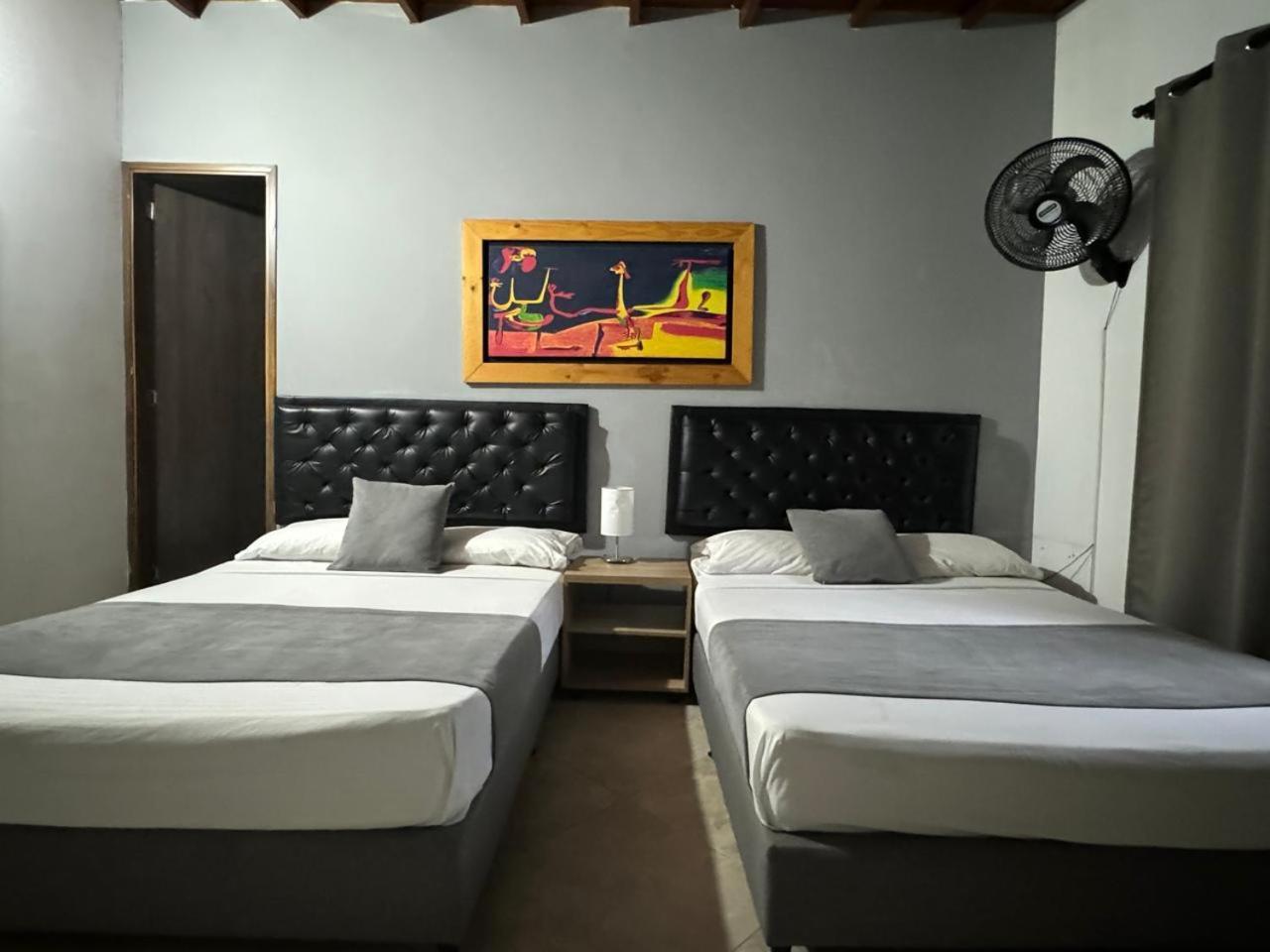 Gemas San Joaquin 1 Hotel Medellin Exterior photo