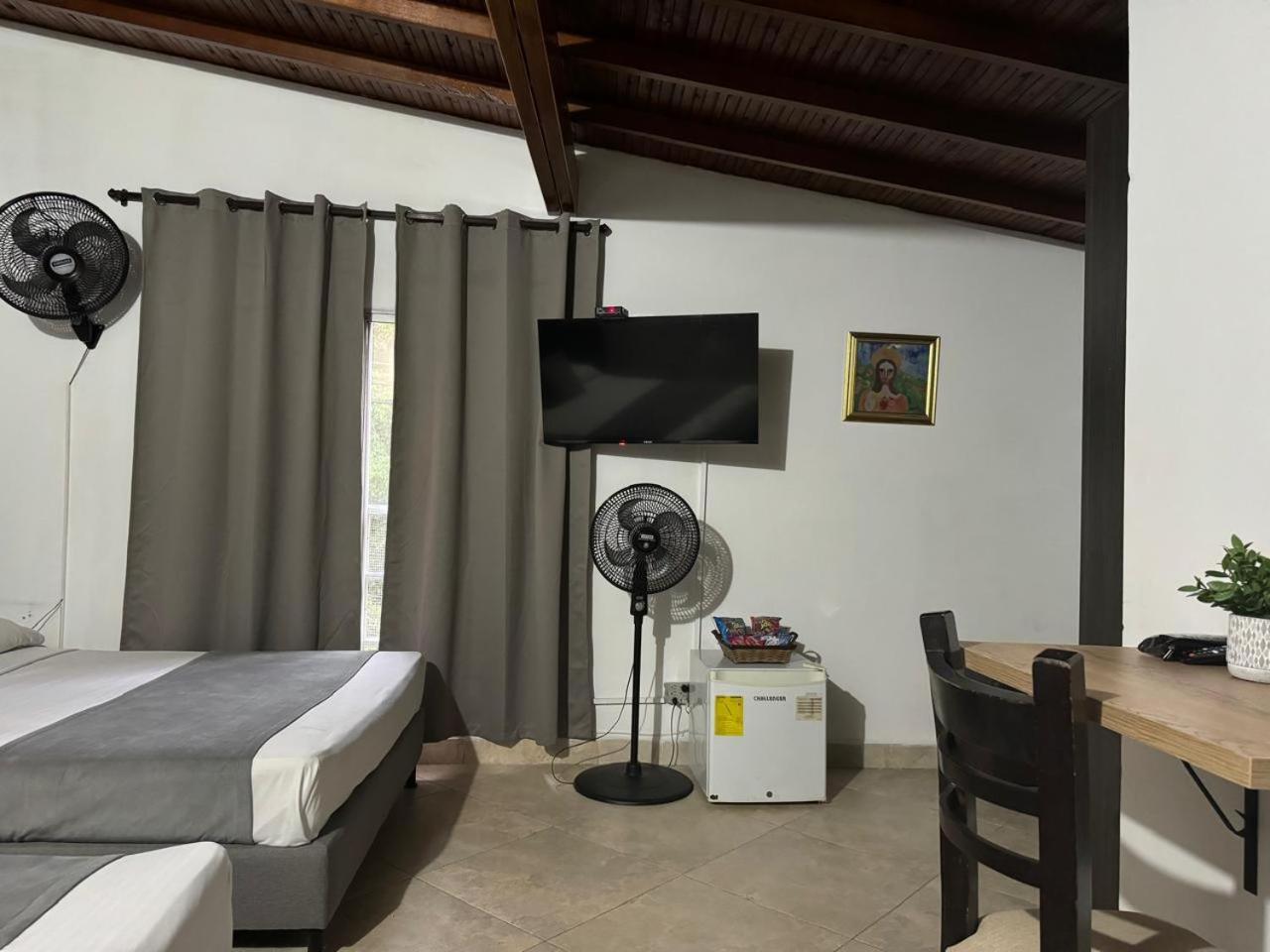 Gemas San Joaquin 1 Hotel Medellin Exterior photo