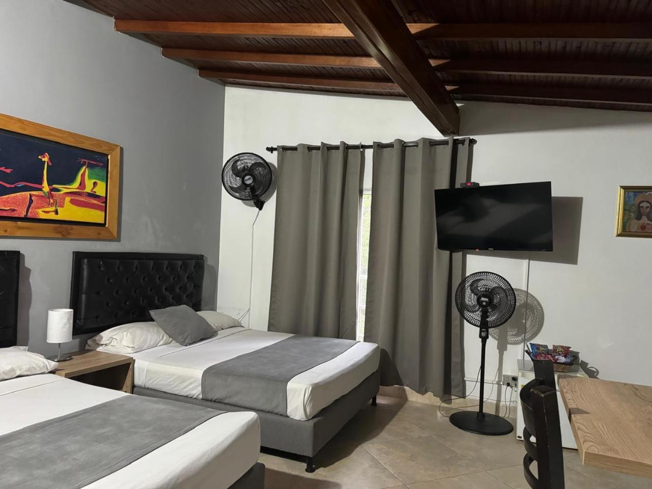 Gemas San Joaquin 1 Hotel Medellin Exterior photo