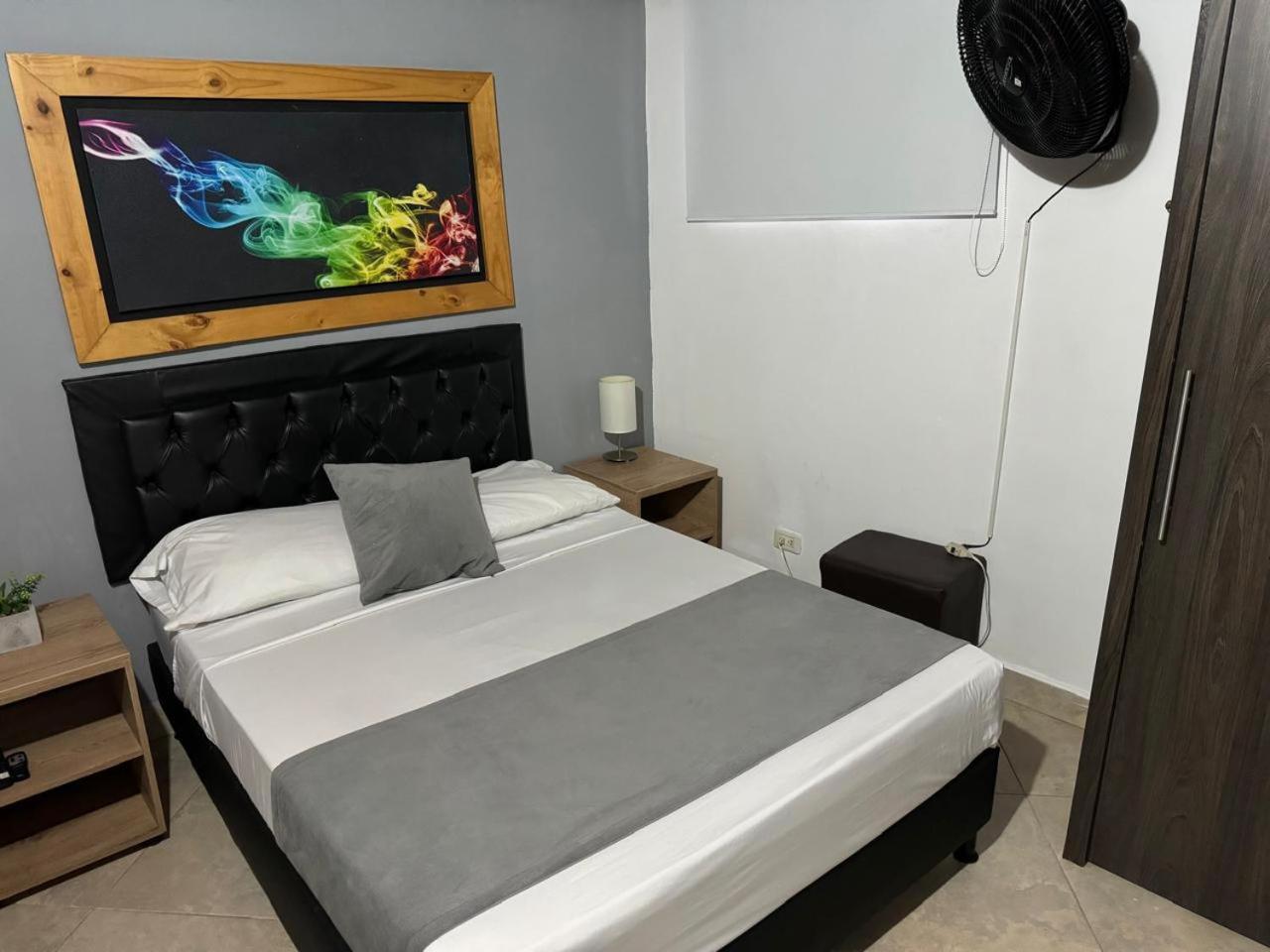 Gemas San Joaquin 1 Hotel Medellin Exterior photo