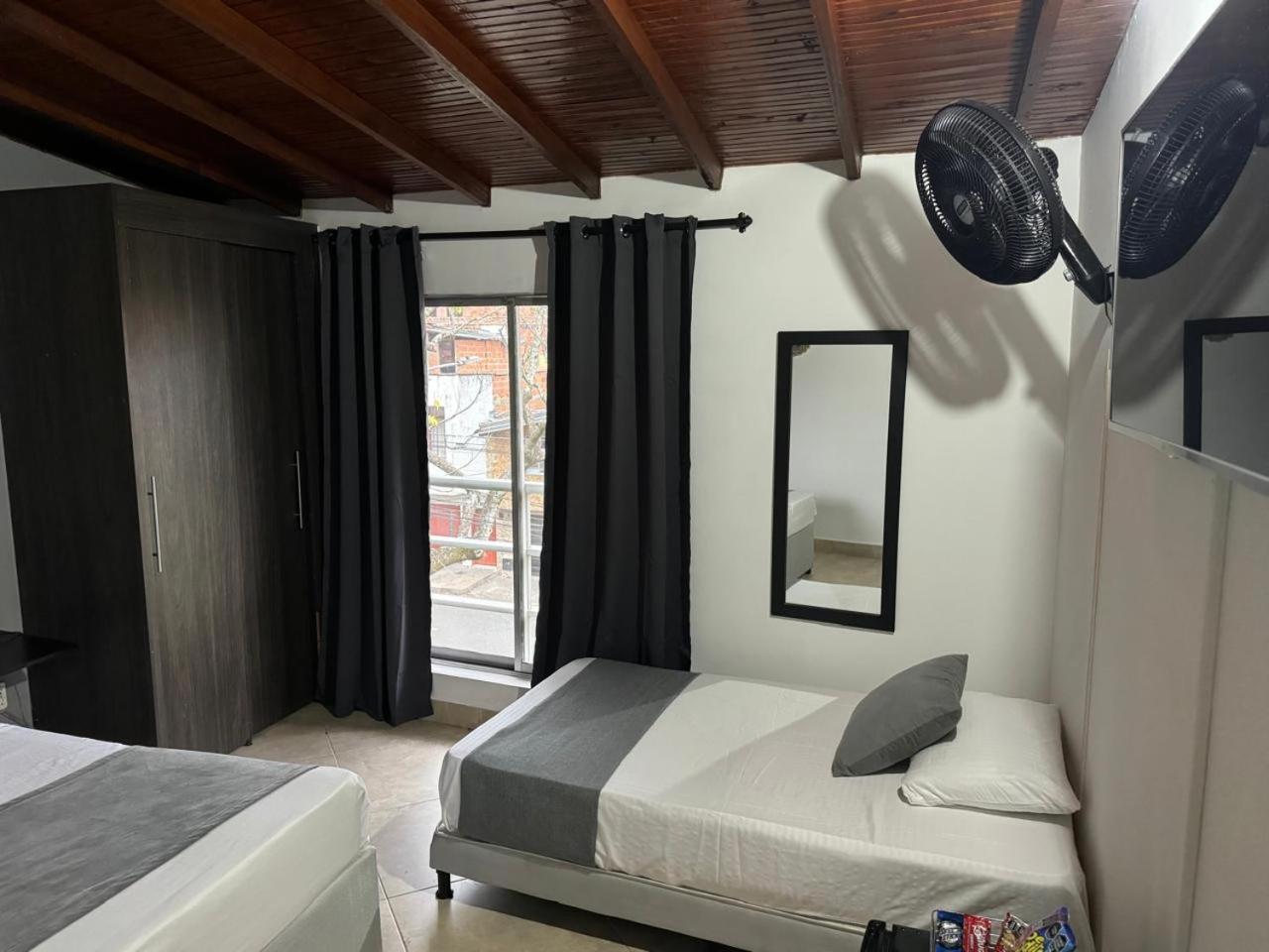 Gemas San Joaquin 1 Hotel Medellin Exterior photo