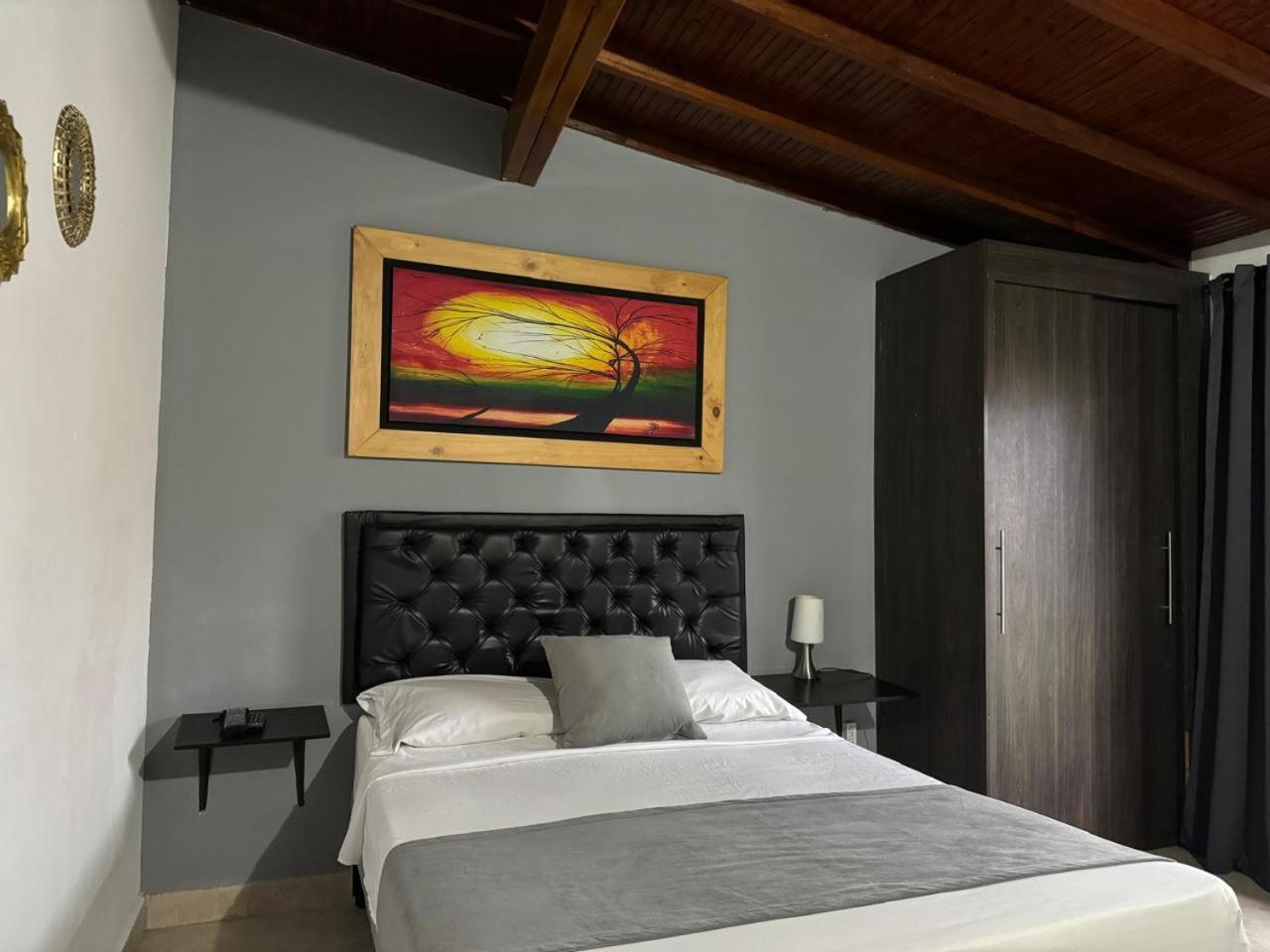 Gemas San Joaquin 1 Hotel Medellin Exterior photo