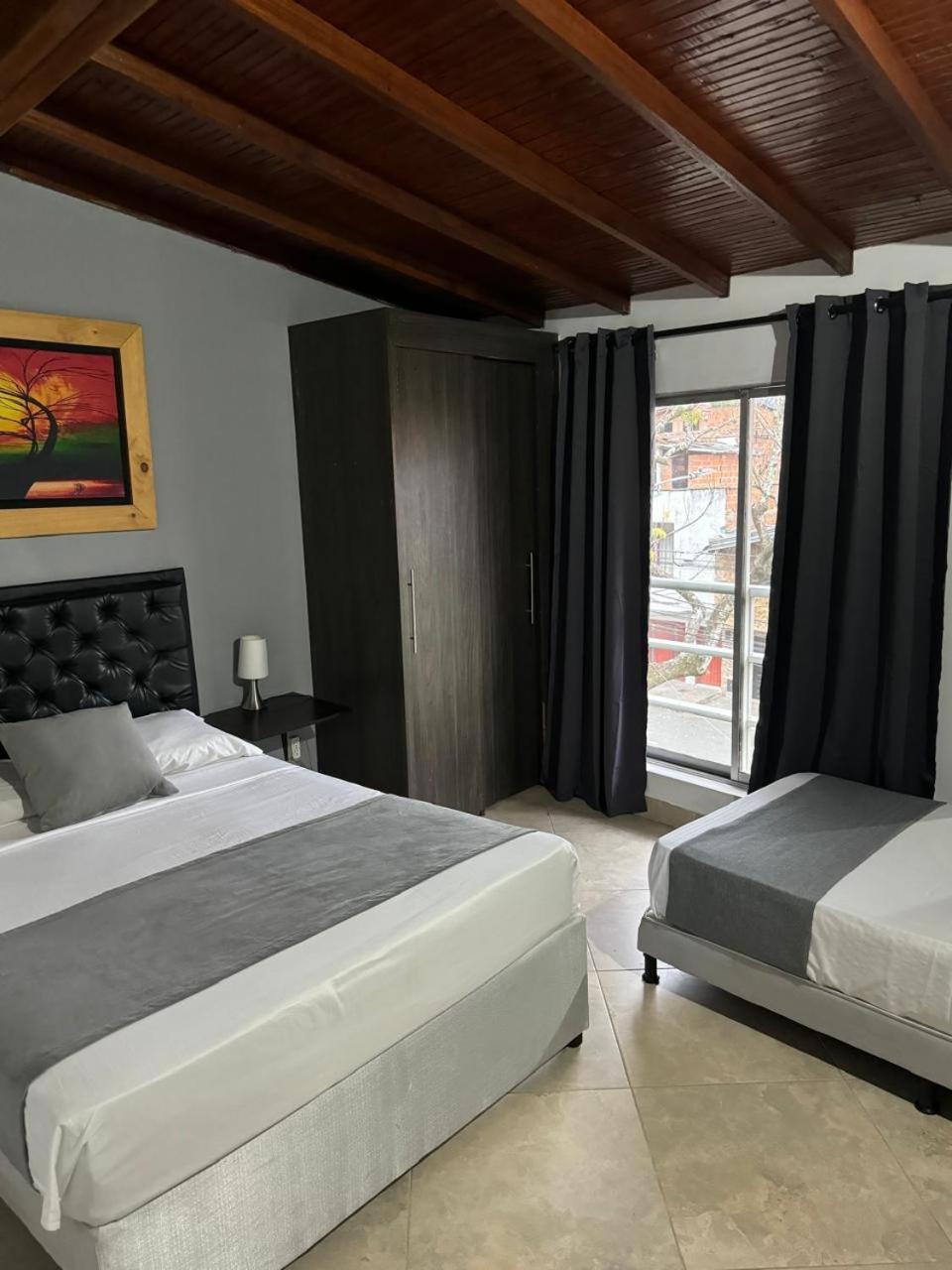 Gemas San Joaquin 1 Hotel Medellin Exterior photo