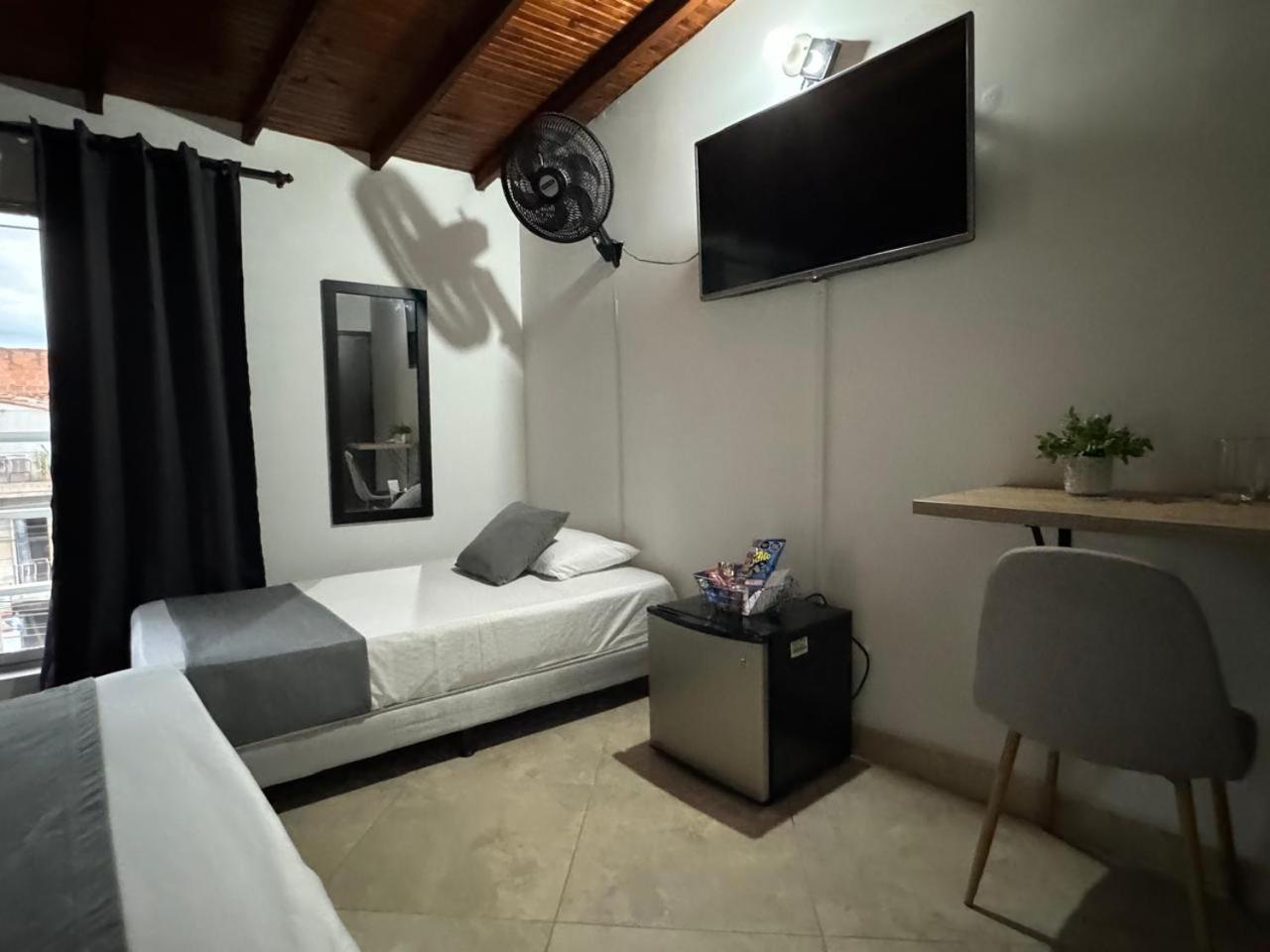 Gemas San Joaquin 1 Hotel Medellin Exterior photo