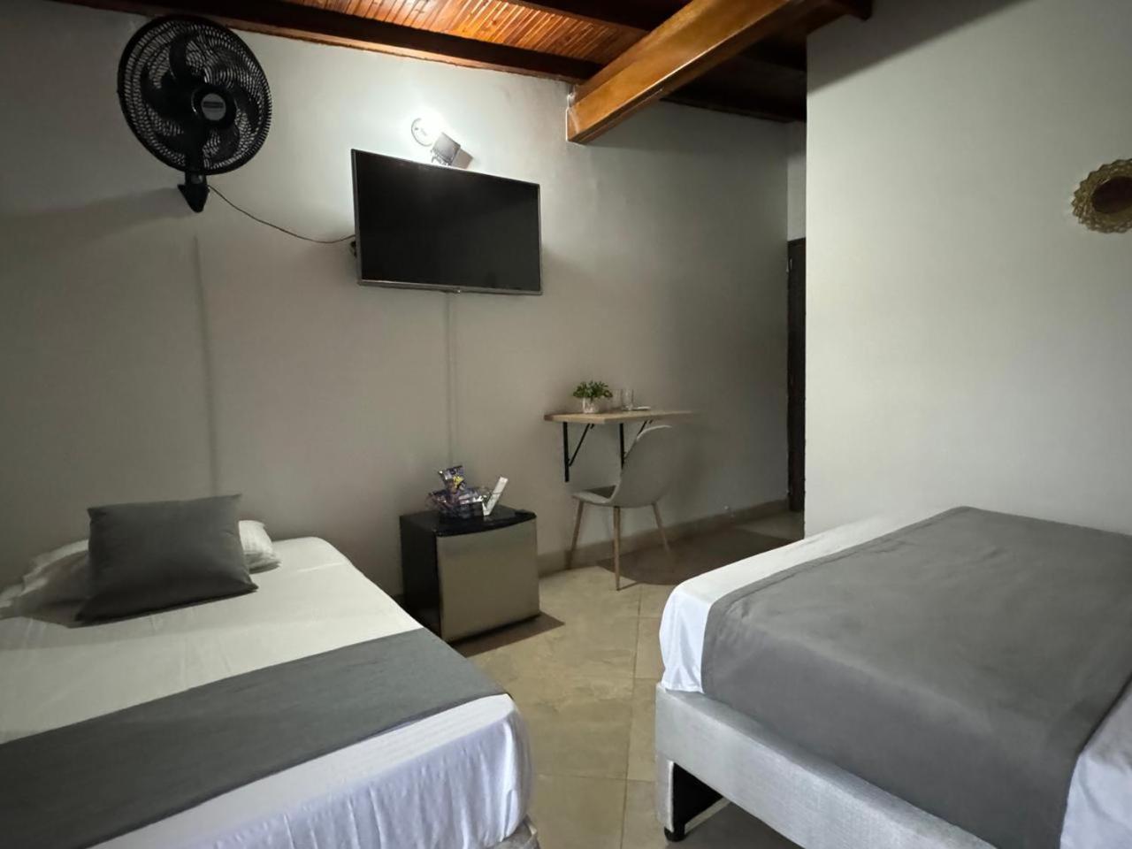 Gemas San Joaquin 1 Hotel Medellin Exterior photo