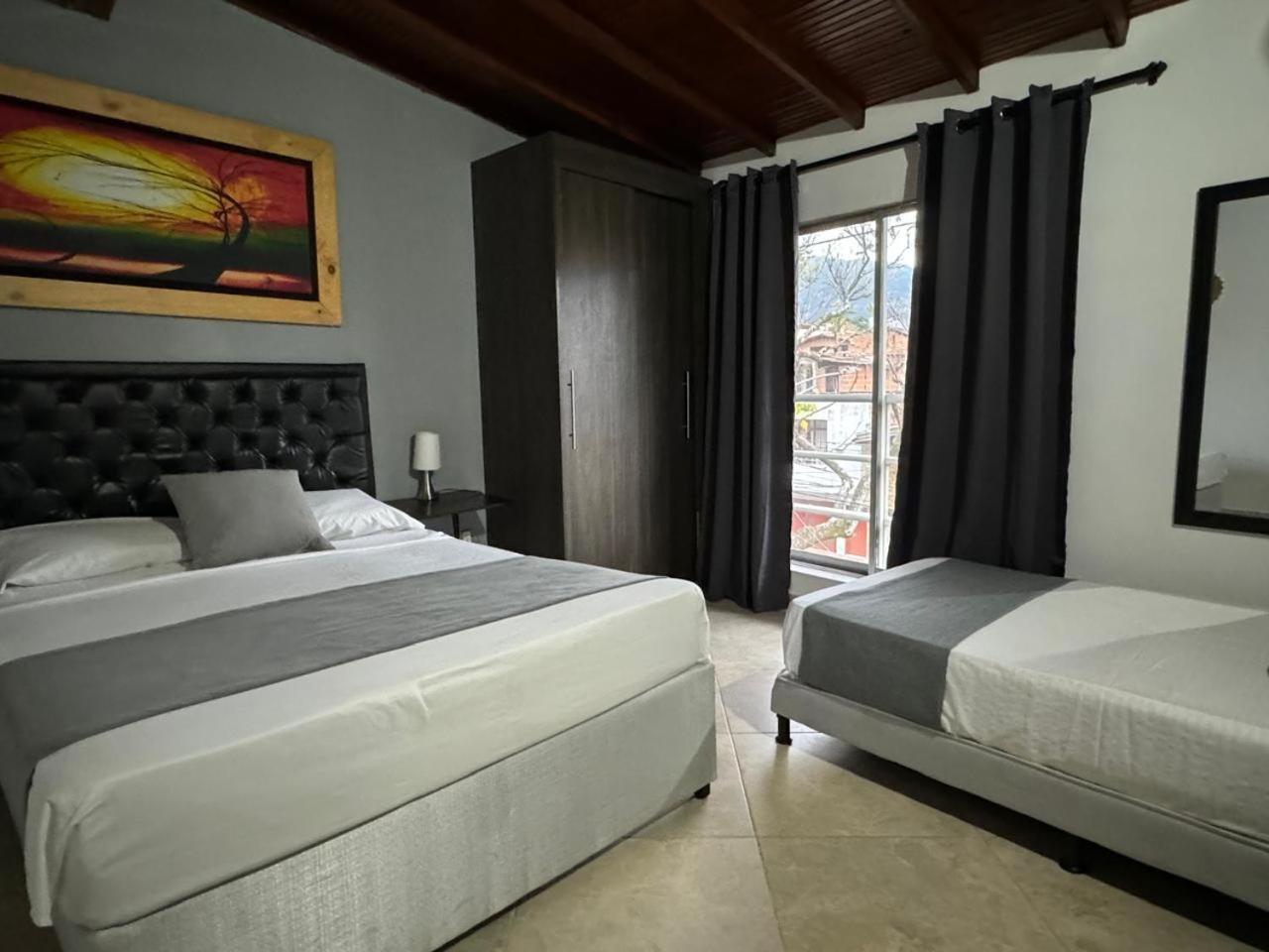 Gemas San Joaquin 1 Hotel Medellin Exterior photo