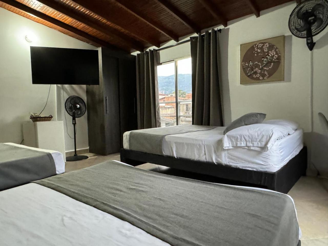 Gemas San Joaquin 1 Hotel Medellin Exterior photo