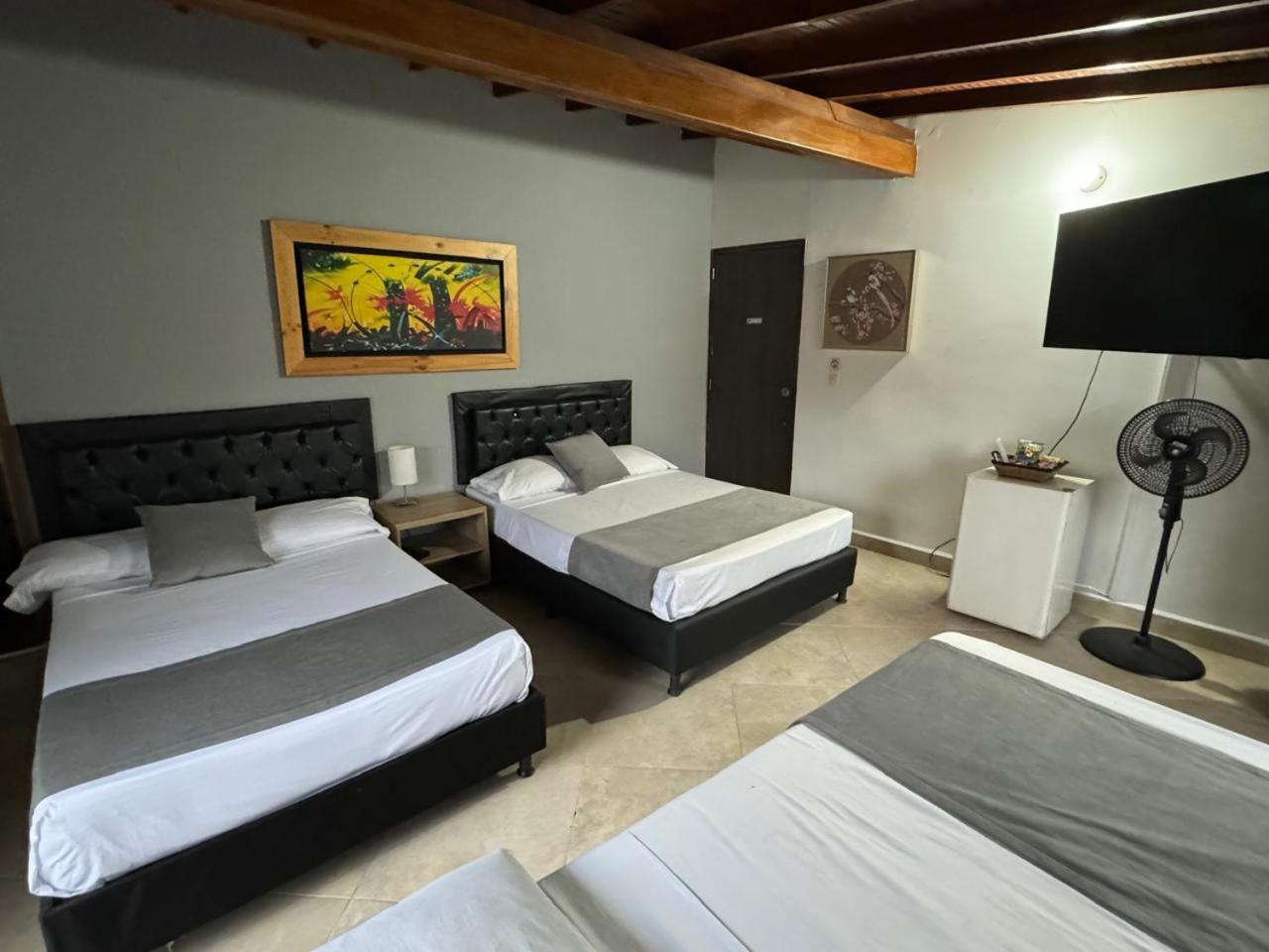 Gemas San Joaquin 1 Hotel Medellin Exterior photo